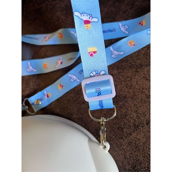Cinnamoroll Silicone Crossbody Bag - Picture 2 of 8